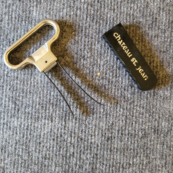 Vintage Chateau St Jean Prong Wine Bottle Cork Puller Opener - Picture 1 of 4